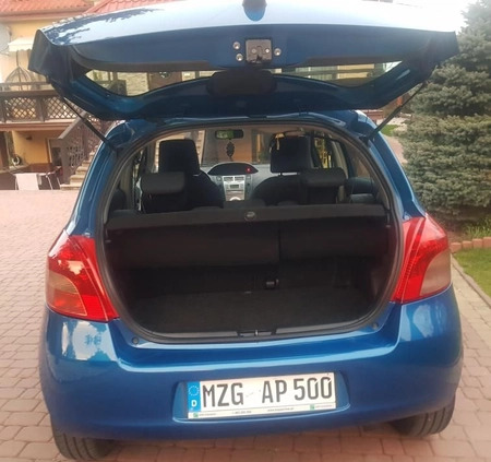 Toyota Yaris cena 16900 przebieg: 192000, rok produkcji 2007 z Staszów małe 497